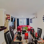 3 Bedroom Luxury Villa - Minutes To Walled City