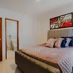 3 Bedroom Luxury Villa - Minutes To Walled City