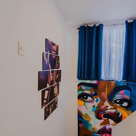 3 Bedroom Luxury - Minutes To Walled